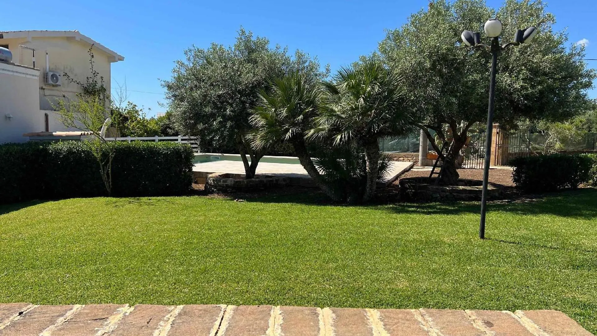 Heloros Holiday Villas - Villa Garden Chic Lido di Noto